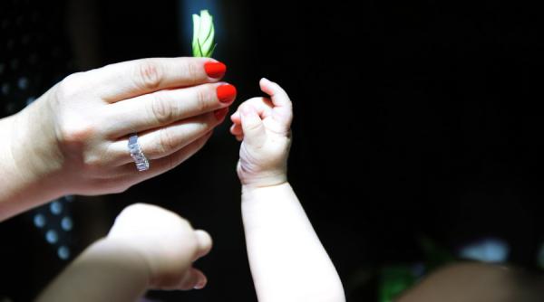 tragedie la slujba de botez in iasi un bebelus de doar o luna a murit dupa ce a fost scos din cristelnita