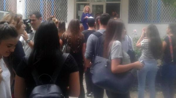 elevii unui liceu constantean protesteaza fata de programul de studiu