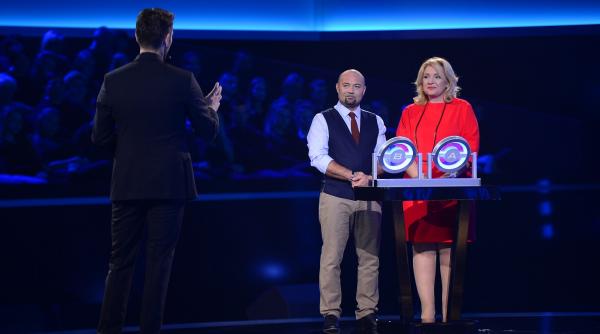 lacrimi si zambete in fata marelui zid