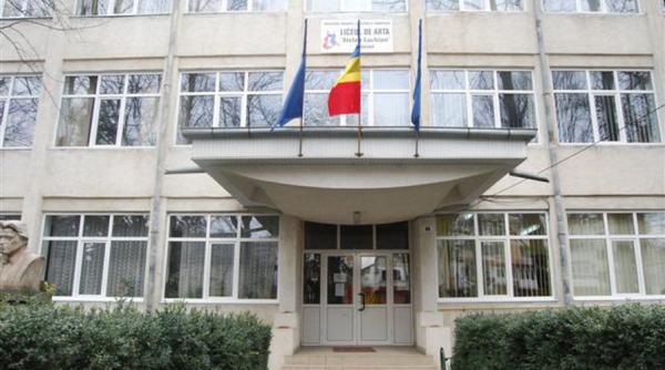 o profesoara a liceului de arta din botosani in coma dupa ce a cazut pe scari