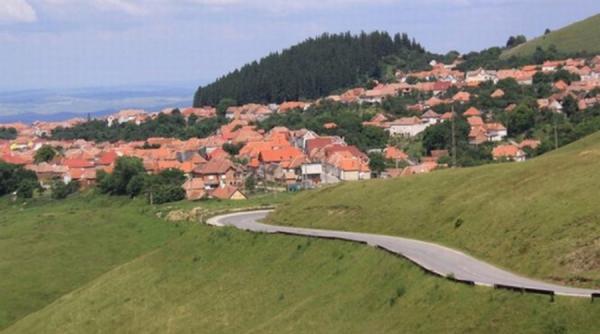 judecatoria bals schimba in totalitate sentinta privind terenurile din satul aradean nadas