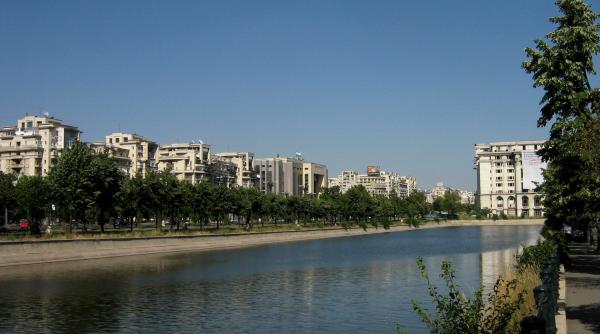 actiune caritabila pentru copiii hipoacuzici pe raul dambovita