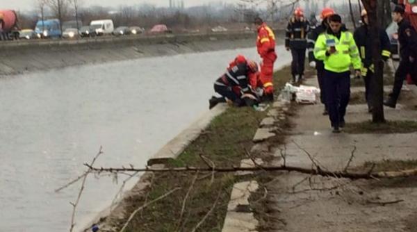 barbatul care a cazut duminica in dambovita in timp ce pescuia a murit