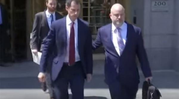 fost congresman american condamnat la inchisoare pentru ca a trimis materiale pornografice unei minore