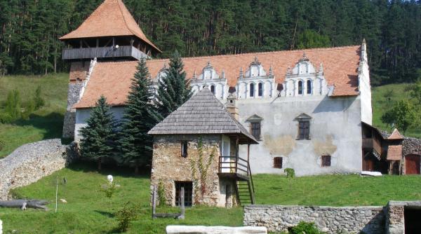 descopera castelele si conacele mai putin cunoscute din romania