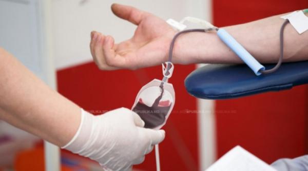 veteranii au donat sange la centru de tranfuzie al mapn