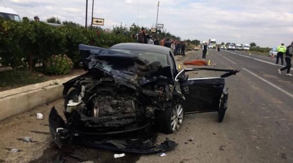 un mort si 4 raniti dupa ce o masina a intrat pe contrasens in vrancea