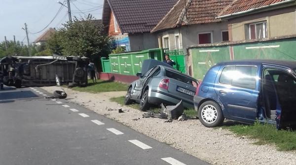 bihor doi raniti intr un accident cu patru autovehicule implicate pe dn 1 cluj oradea