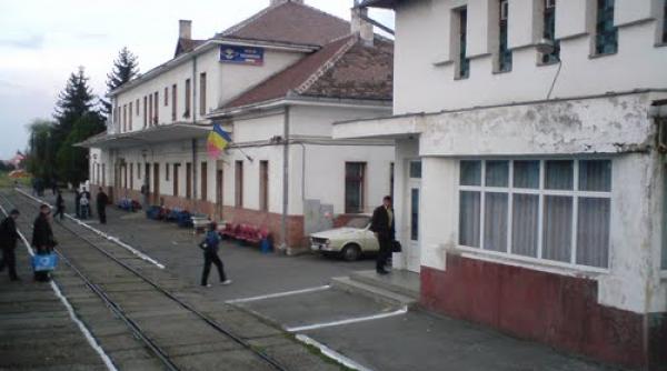 cfr calatori accident feroviar in statia reghin mecanicul si un pasager au avut nevoie de ingrijiri medicale