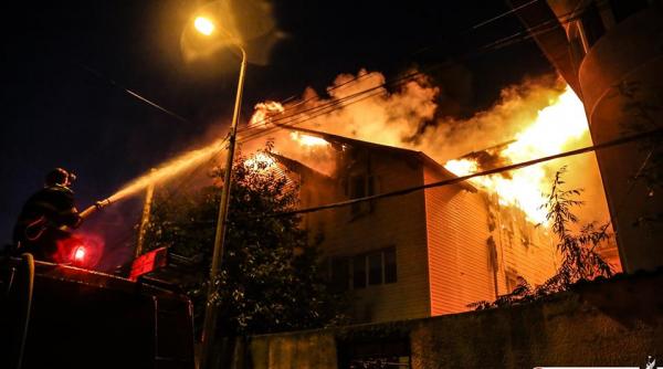 infirmiera de la caminul de batrani ne am pomenit cu flacara de la o anexa