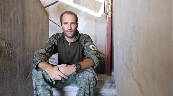 video un fost bancher britanic lupta in siria impotriva isis