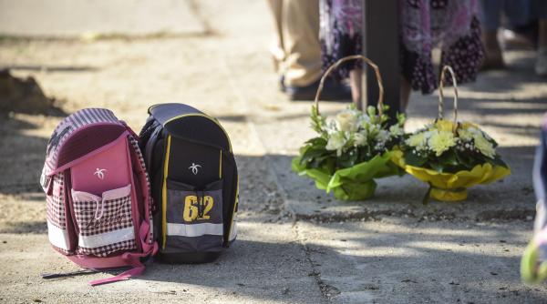 ghiozdane pentru elevii saraci