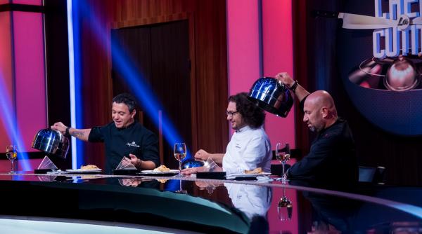 salata cu viermi in farfuriile juratilor chefi la cutite