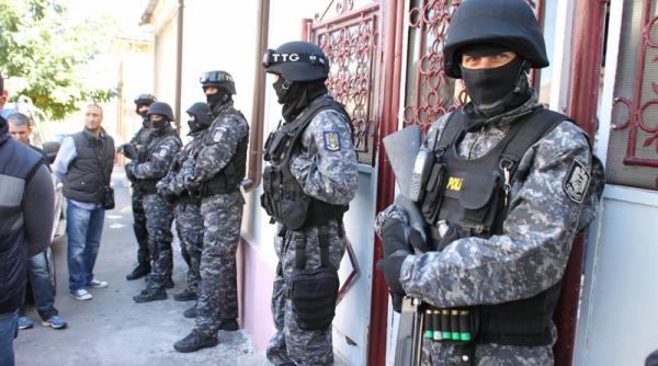 masini bijuterii si ceasuri ridicate la perchezitiile efectuate in bucuresti si ilfov de la proxeneti