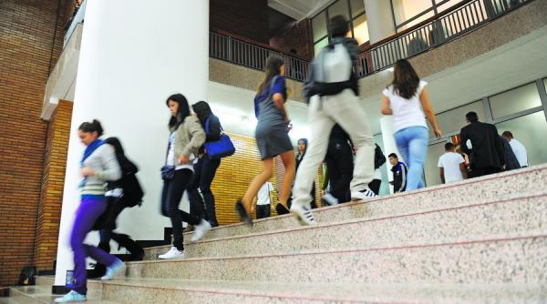 studentii scosi la practica