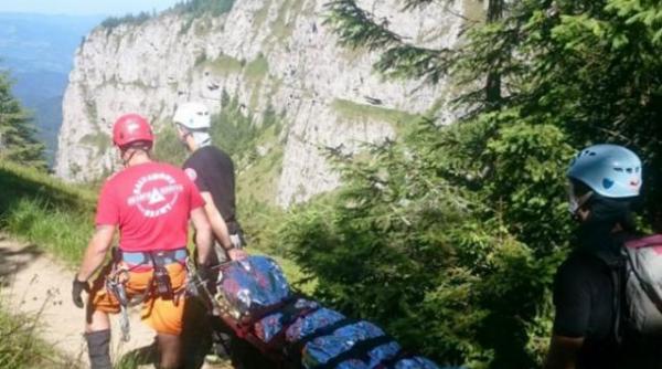 buzau un cautator de chihlimbar a fost salvat in ultimul moment de pompieri de pe un versant muntos