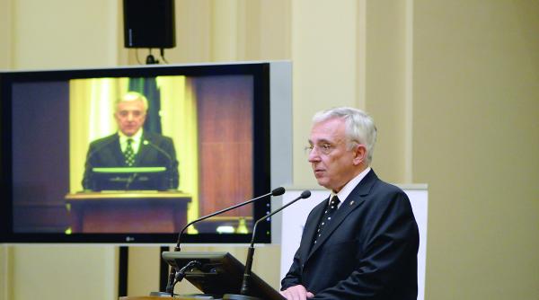 robor plafonat la 3 cursul lasat mai flexibil