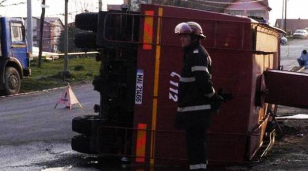 accident grav in pitesti o masina de pompieri s a rasturnat patru pompieri au ajuns la spital