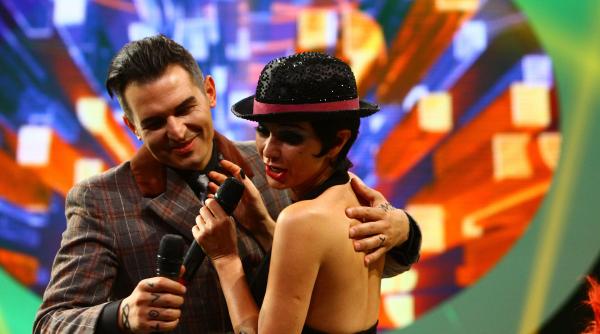 alin pascal o saruta pasional pe ramona badescu la te cunosc de undeva