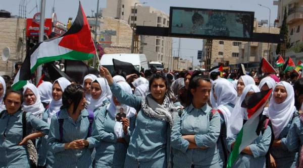 mii de femei israeliene si palestiniene au marsaluit prin desert pentru pace