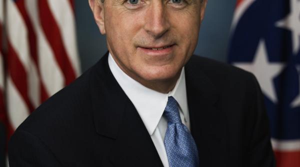 bob corker casa alba este un centru de ingrijire pentru adulti