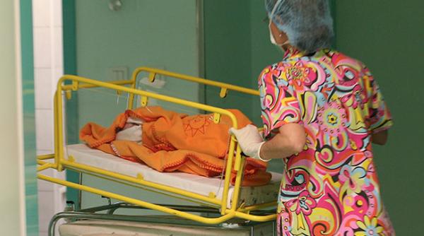 drama pentru o tanara familie dupa ce bebelusul a fost gasit mort de mama care ar putea fi explicatia