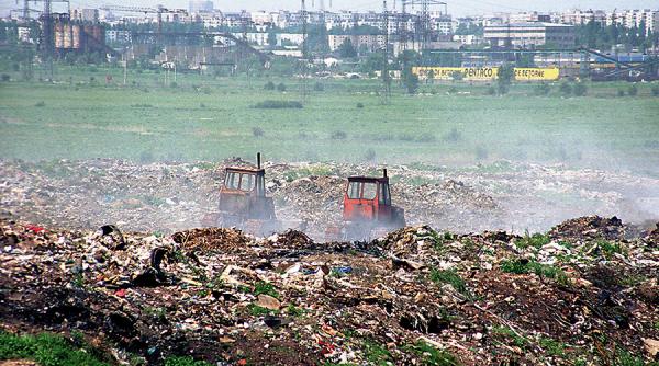 profituri de milioane pentru jupanii gropilor de gunoa