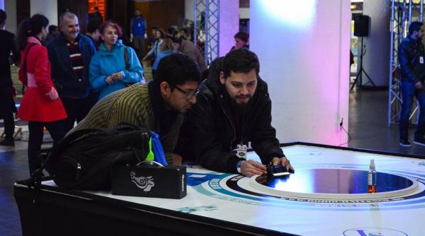 lupte de sumo si fotbal intre roboti la robochallenge 2017