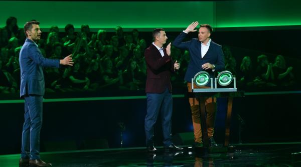 doi coechipieri au driblat catre castig in editia de aseara the wall marele zid