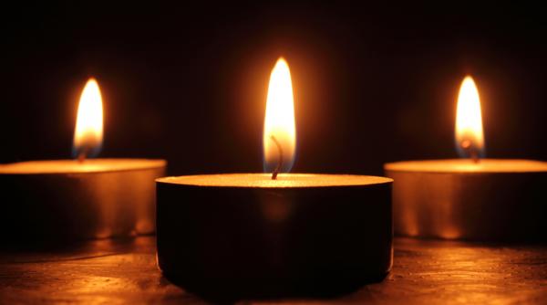 comedianul sean hughes a murit la 51 de ani