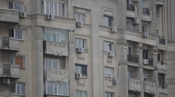 numarul politele pad in scadere