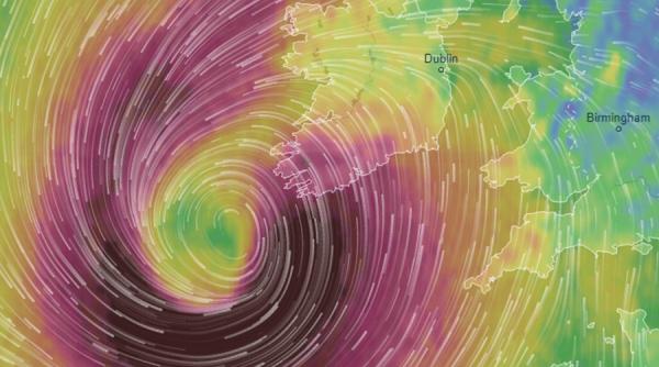 uraganul ofelia loveste irlanda mae avertizeaza romanii care calatoresc in zona