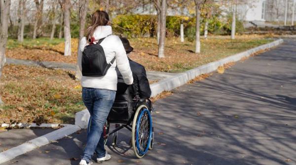 o romanca a trecut rapid de la rolul de ingrijitoare la cel de amanta si hoata in italia