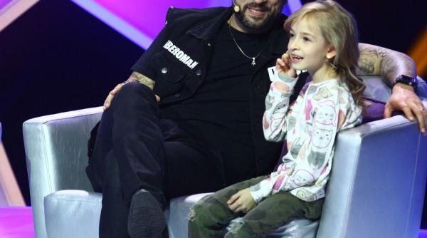 crbl ii face dus fiicei sale imbracata suntem o familie mai altfel