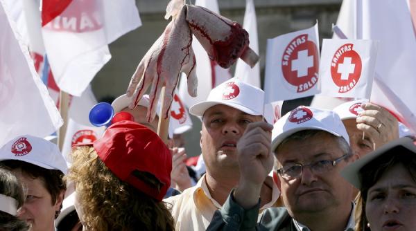 sanitas isi scoate iarasi sindicalistii in strada joi se anunta un protest masiv
