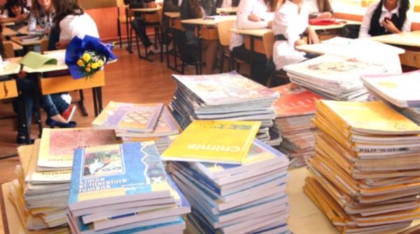 liviu pop editurile vor livra in cateva zile manuale pentru clasa a v a