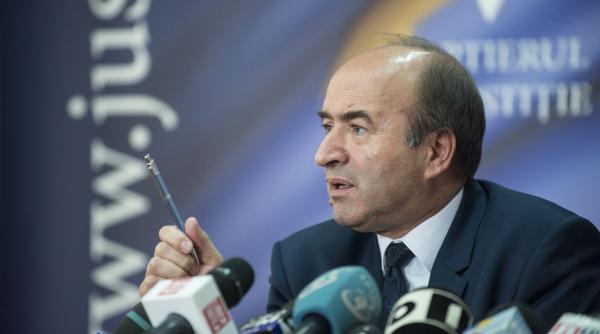 parlamentarii merg in excursie la arhiva sipa