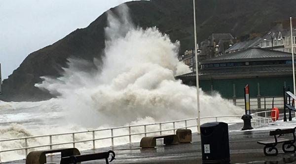 alerta in regatul unit inaintea sosirii furtunii brian