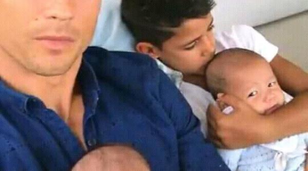 cristiano ronaldo plateste cheltuielile medicale pentru 370 de victime ale incendiilor din portugalia