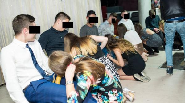 imagini scandaloase la un bal al bobocilor din cluj napoca