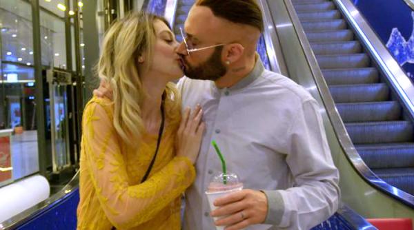 roby roberto si daniela scena de dragoste la mall in baieti de oras