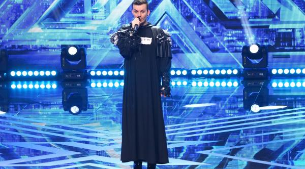 keki primul cantaret roman pe tocuri pe scena x factor