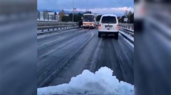 polei si zapada pe strazile din brasov autoritatile locale total nepregatite in fata ninsorii de noaptea trecuta