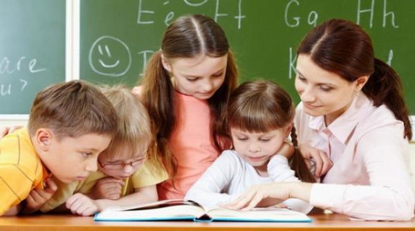 sibiu un psihiatru si un psiholog sustin ateliere gratuite pentru parinti si educatori