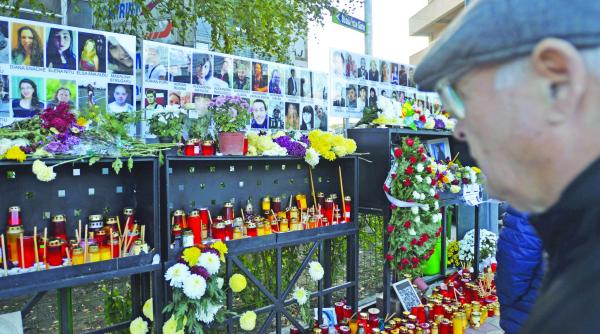 slujba de pomenire la colectiv