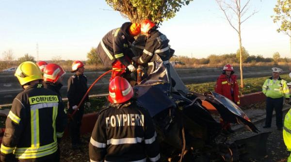 accident cumplit in bucuresti in aceasta dimineata doua persoane au murit si alte victime sunt incarcerate in urma unui accident in lant
