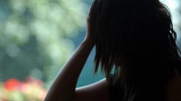 trei tineri din dambovita au fost retinuti dupa ce au violat o fata pe care unul dintre ei o cunoscuse pe facebook