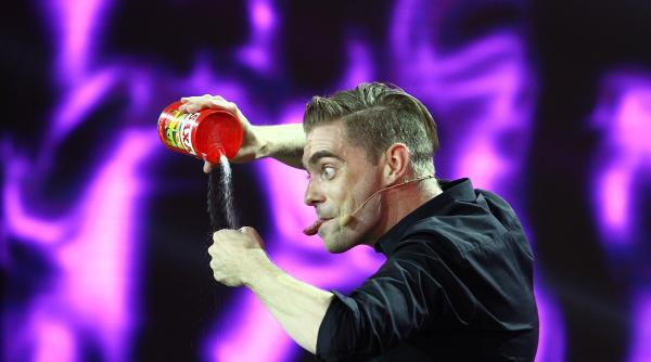 magicianul care a uimit europa pe scena iumor