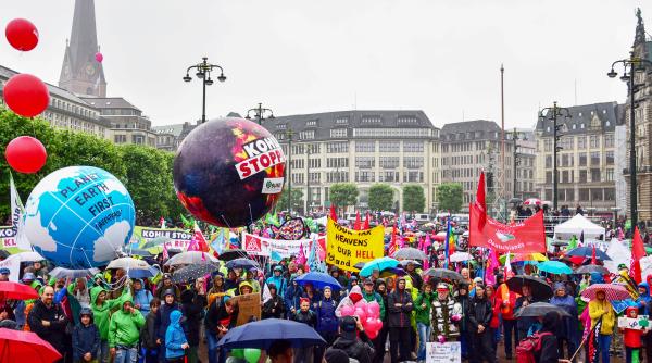 sud coreeni au manifestat impotriva lui donald trump si in favoarea pacii