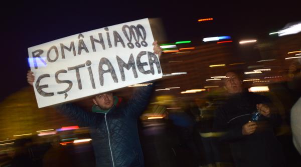 opozitia se lipeste din nou de protestatarii rezist